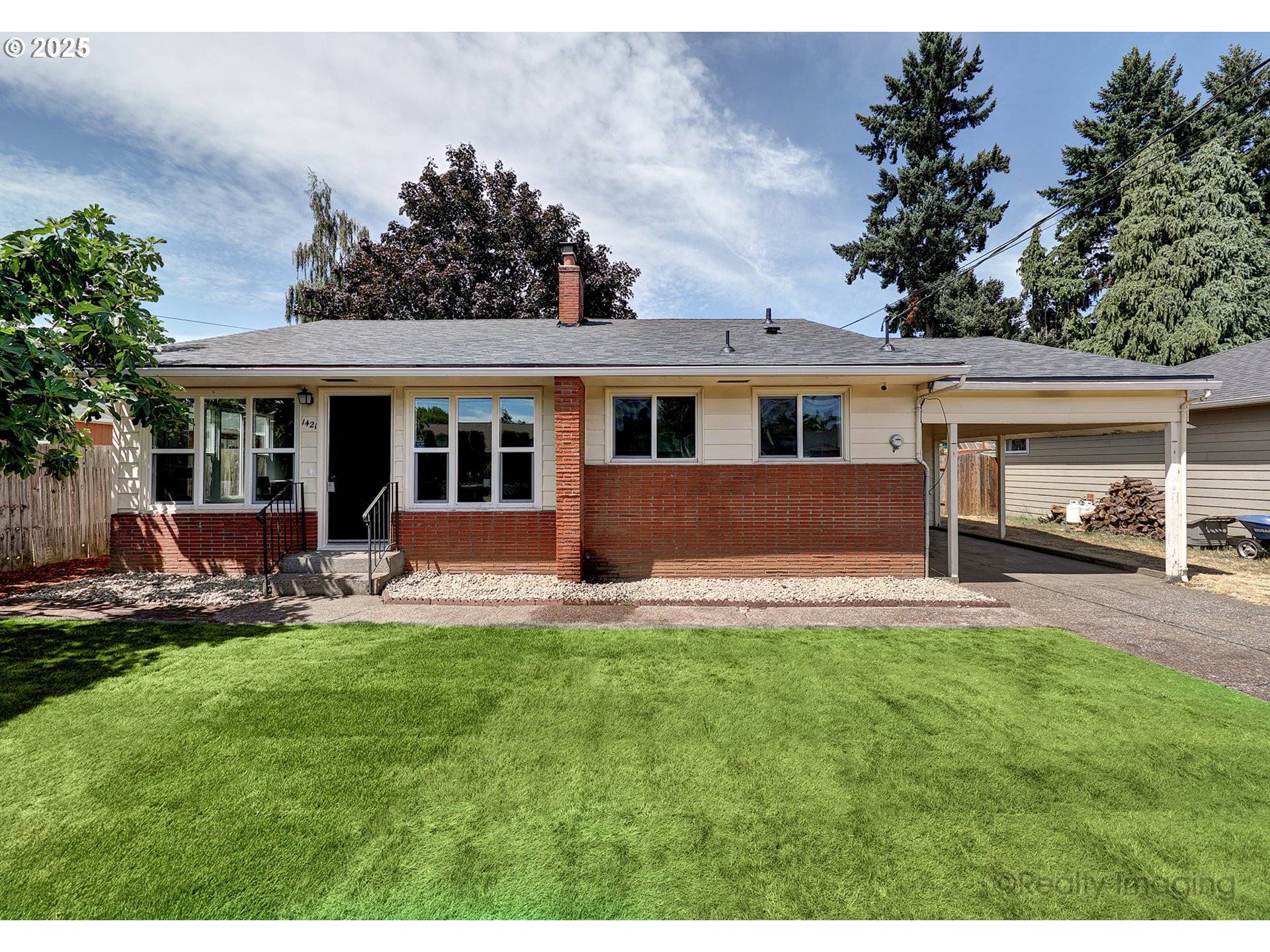 Mc Minnville, OR 97128,1421 NE 9TH ST