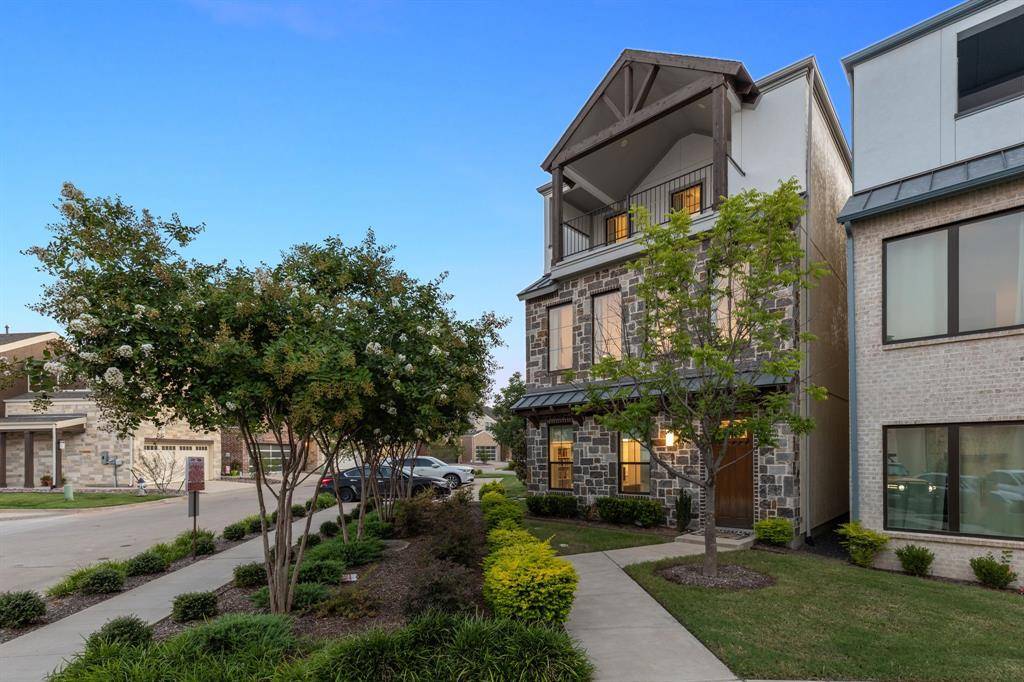 Dallas, TX 75231,8120 Bromley Drive