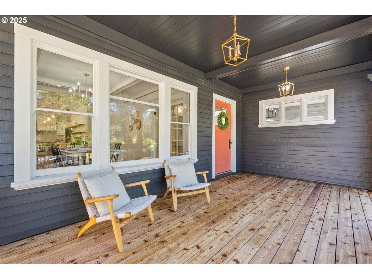 Portland, OR 97232,2524 NE HALSEY ST