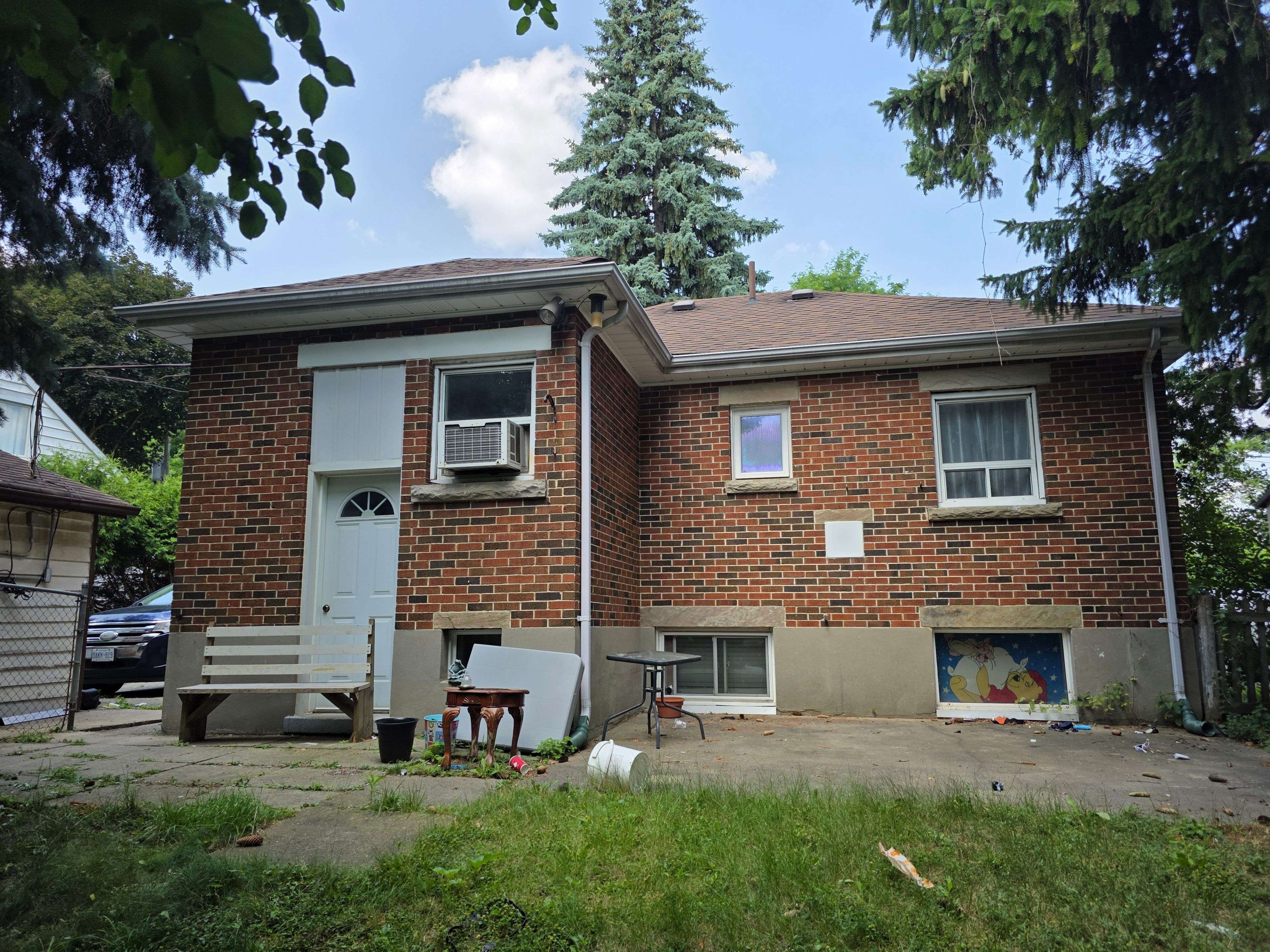 Brampton, ON L6X 1L7,9 Rogers RD