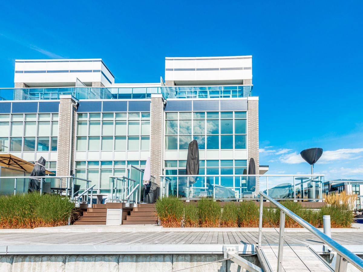 Innisfil, ON L9S 0L5,3700 Mangusta CT