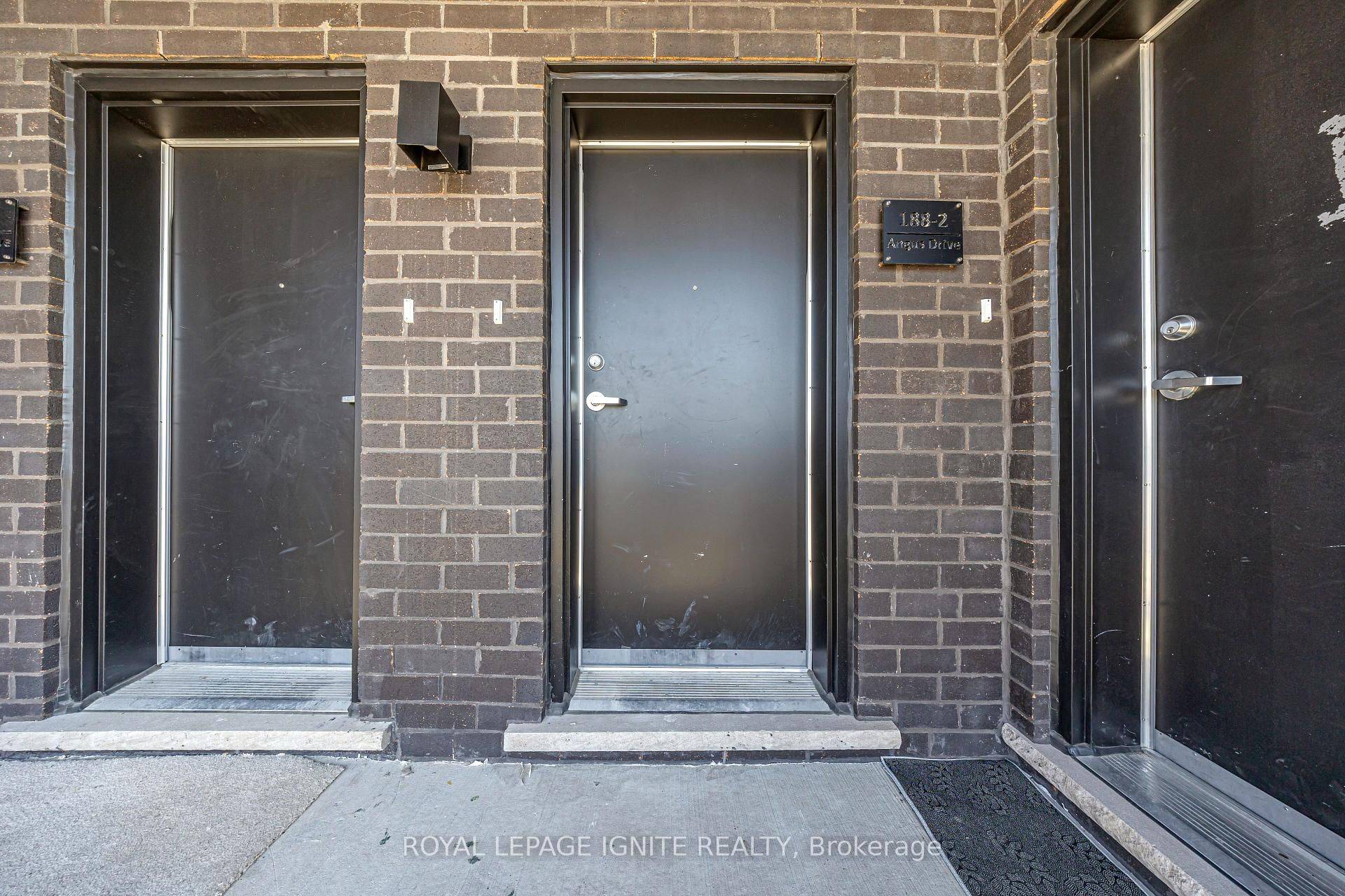 Ajax, ON L1S 0G5,188 Angus DR #2
