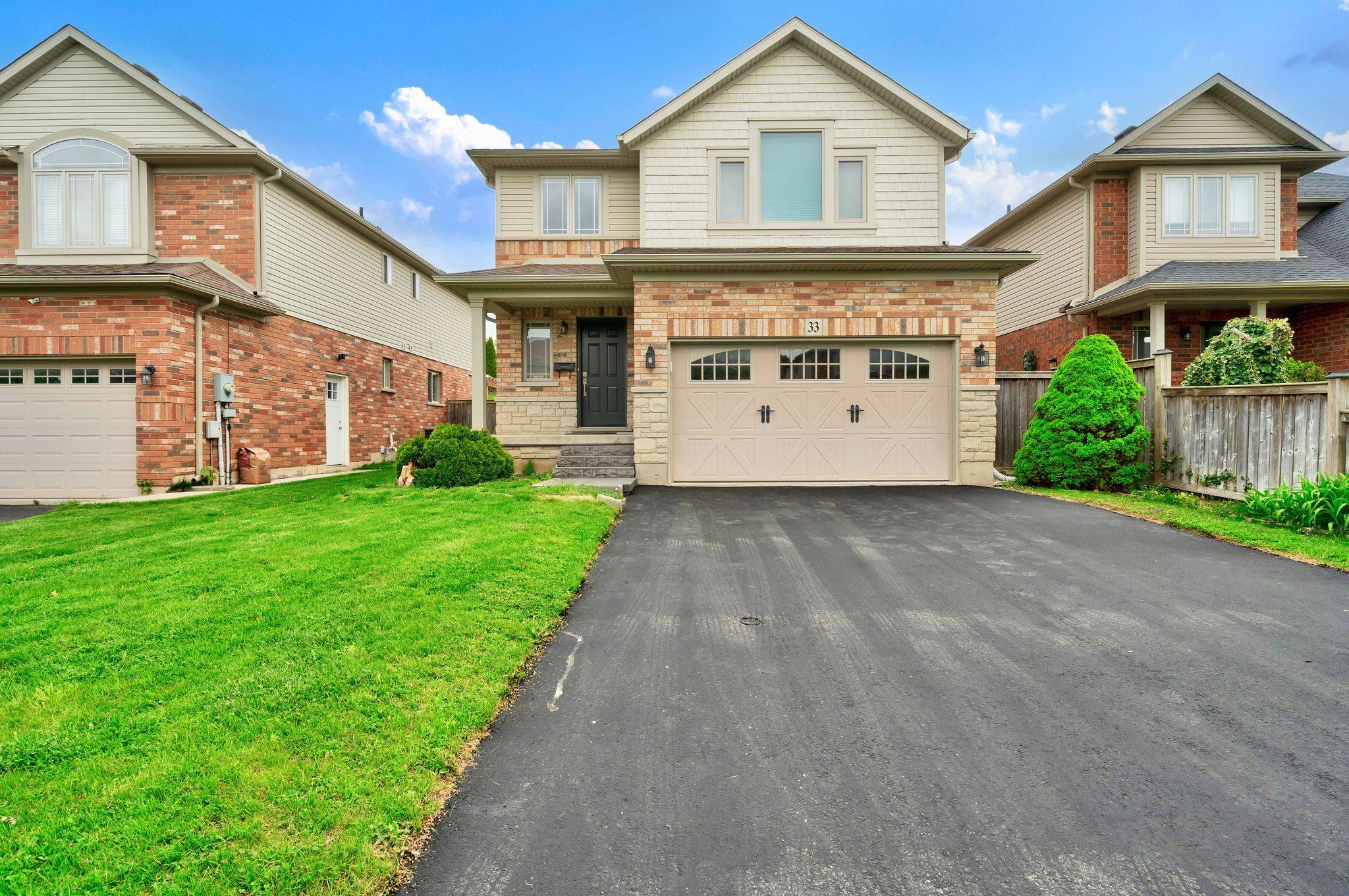 Grimsby, ON L3M 5T5,33 Plum Tree LN