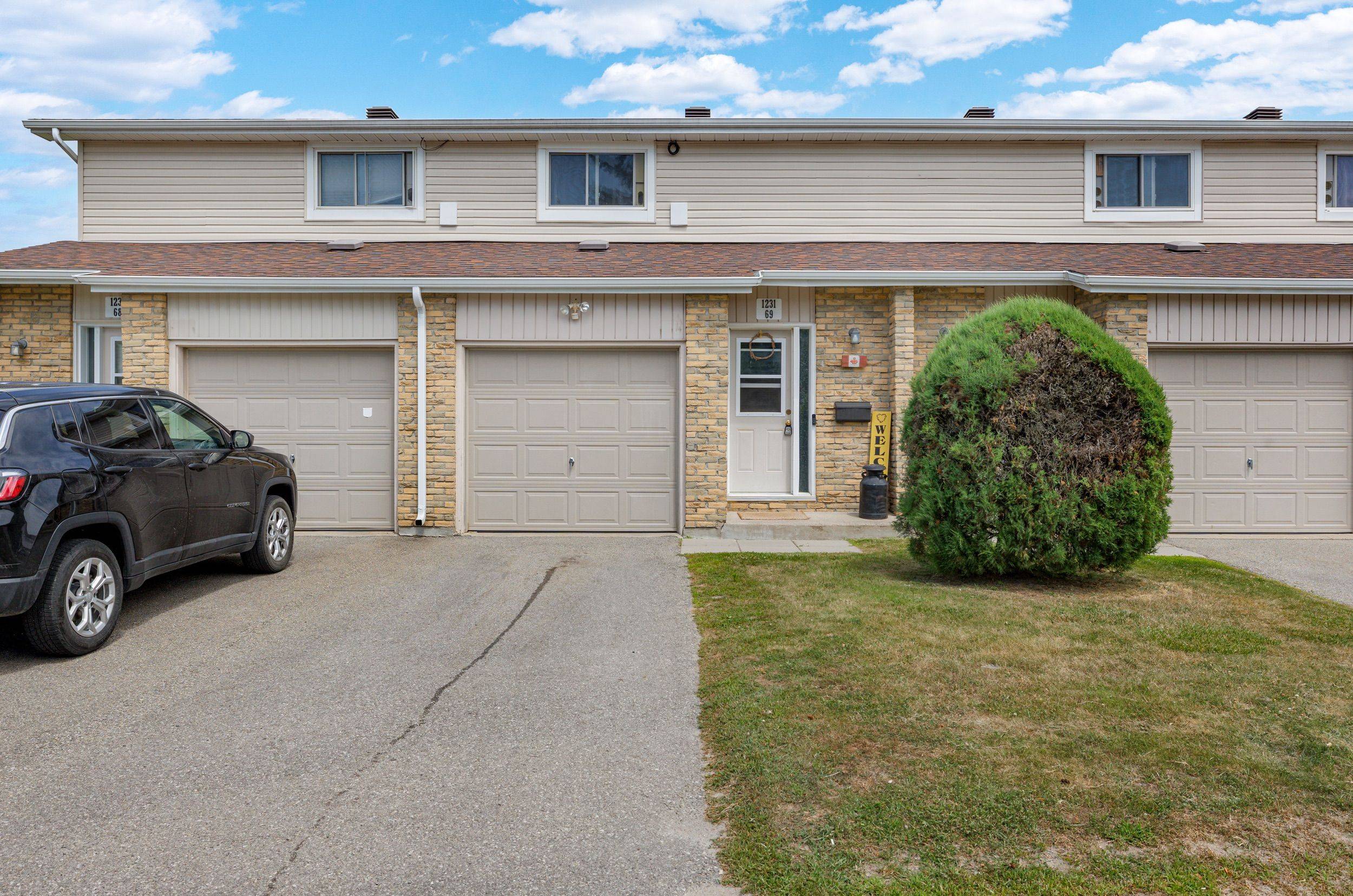 Brockville, ON K6V 6J4,1231 Millwood AVE #69