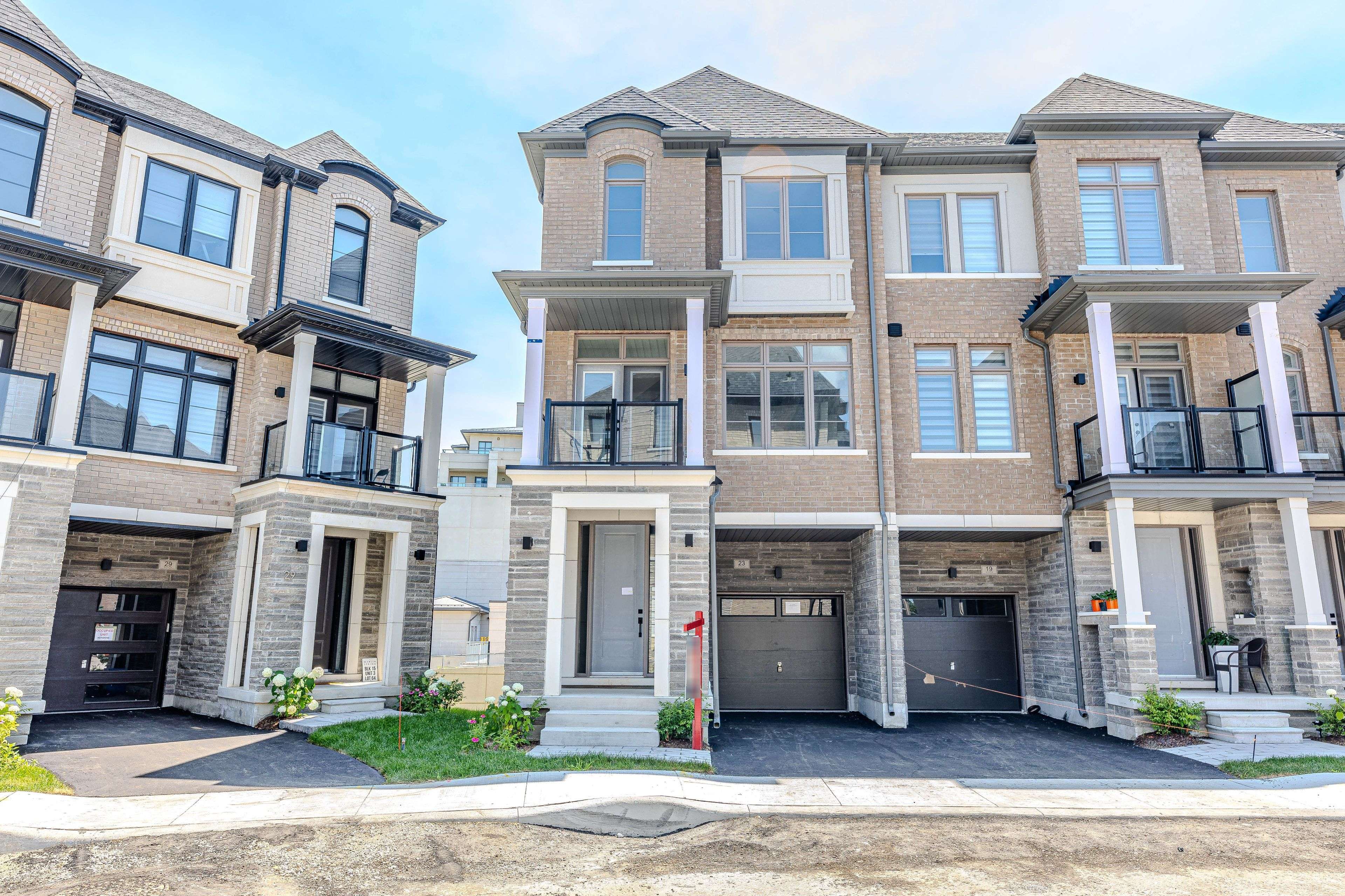 Vaughan, ON L4H 5G4,23 Archambault WAY