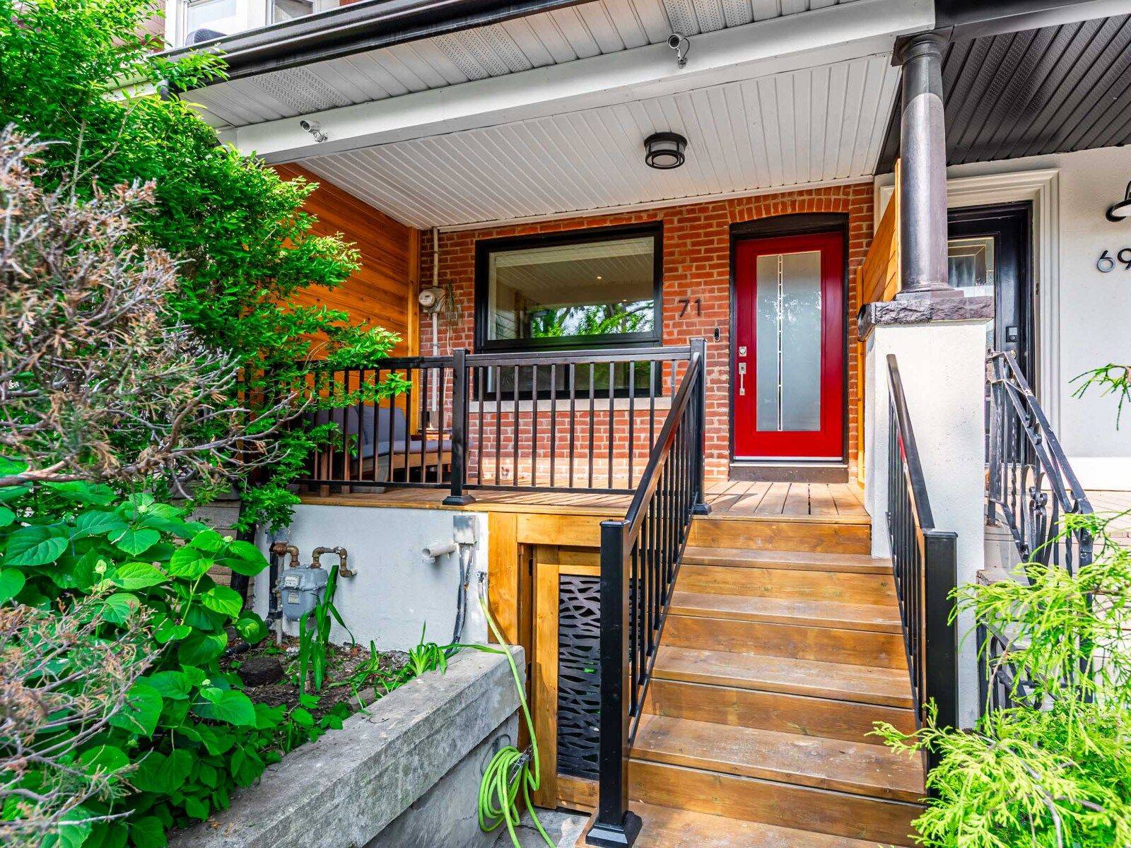 Toronto W03, ON M6E 4G8,71 Nairn AVE
