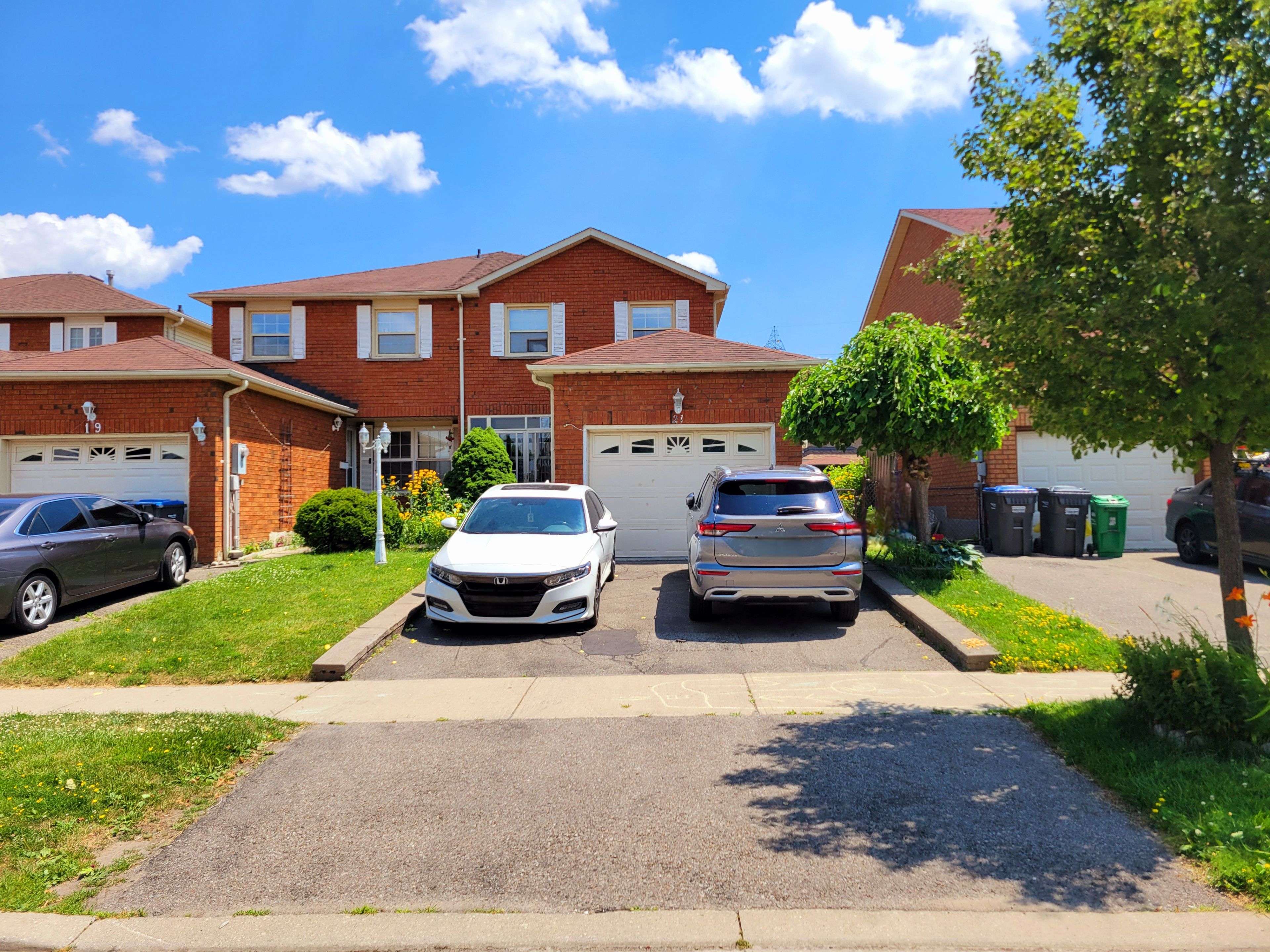Brampton, ON L6Y 3V9,21 Tulip DR