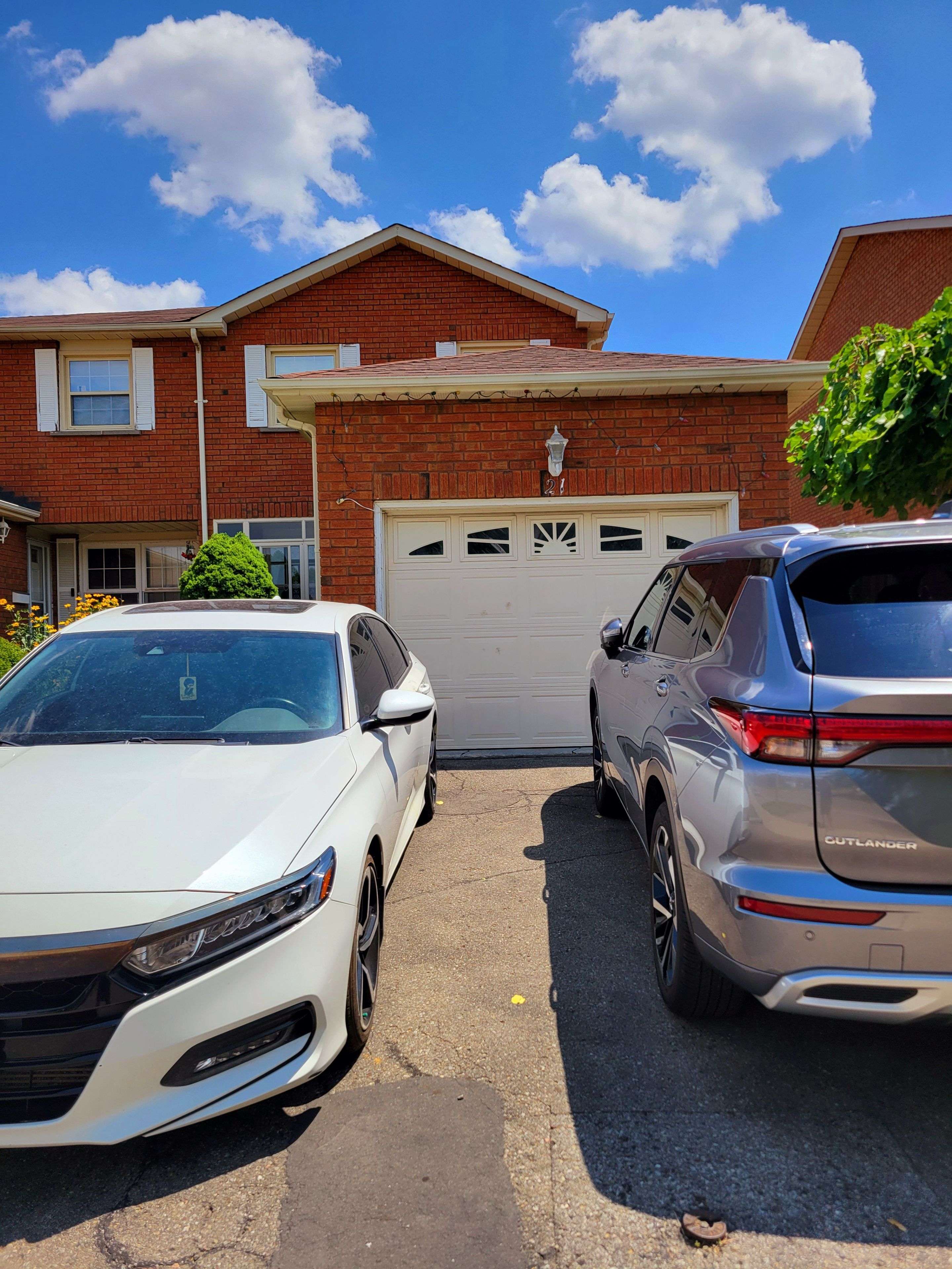 Brampton, ON L6Y 3V9,21 Tulip DR