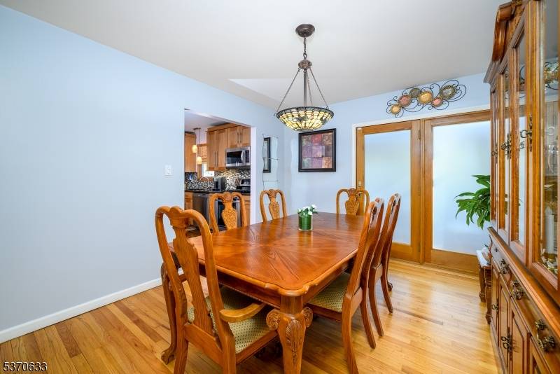 Rahway City, NJ 07065,687 Sycamore St