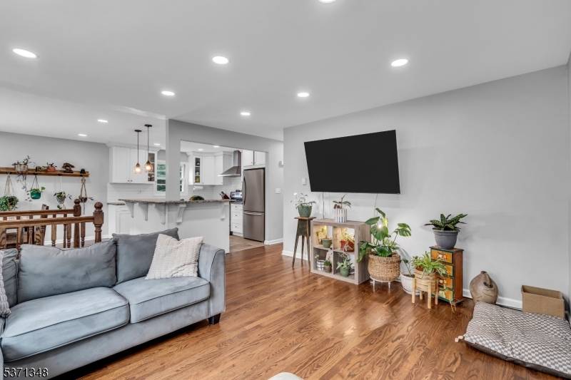 Hopatcong Boro, NJ 07821,414 Maxim Dr