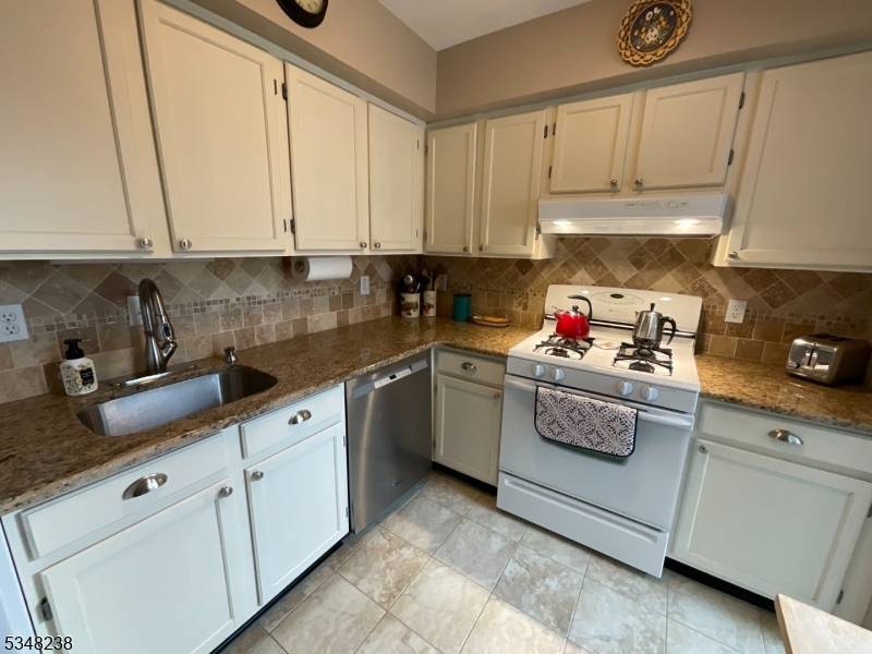 Nutley Twp., NJ 07110,108-110 Passaic Ave B-19 #19