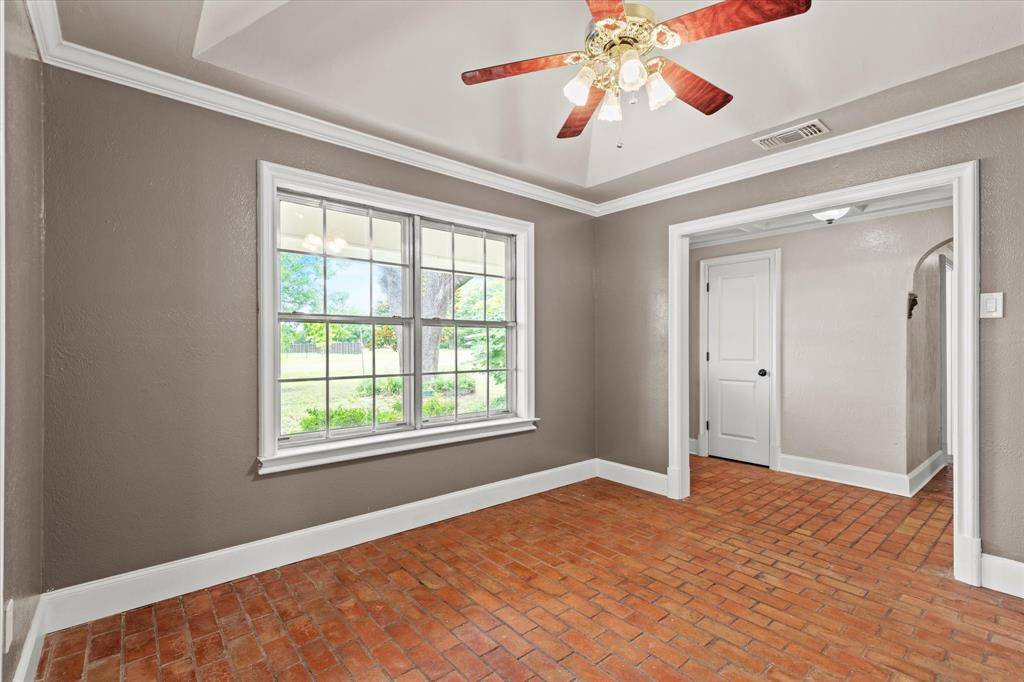 Oak Leaf, TX 75154,119 Locust Court