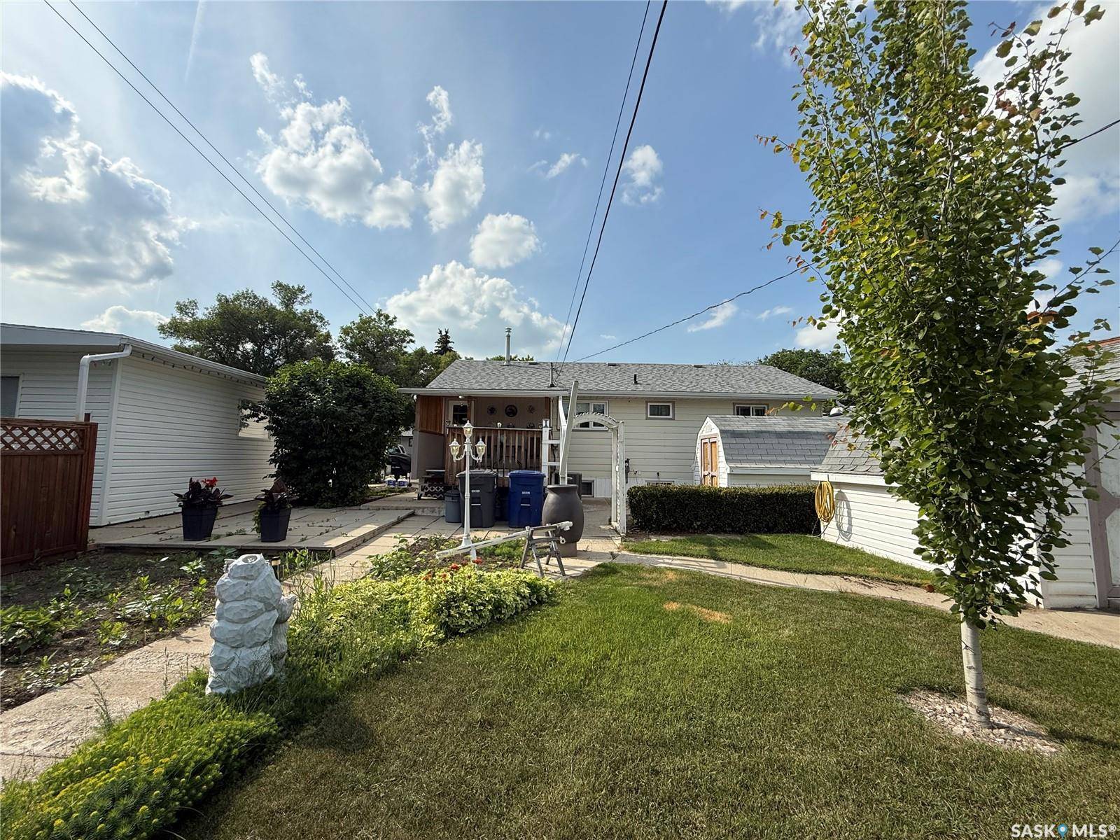 Kindersley, SK S0L 1S0,307 5th AVENUE W