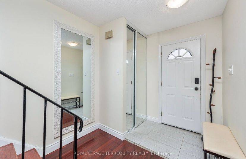 Mississauga, ON L5H 3V1,1050 Shawnmarr RD #45