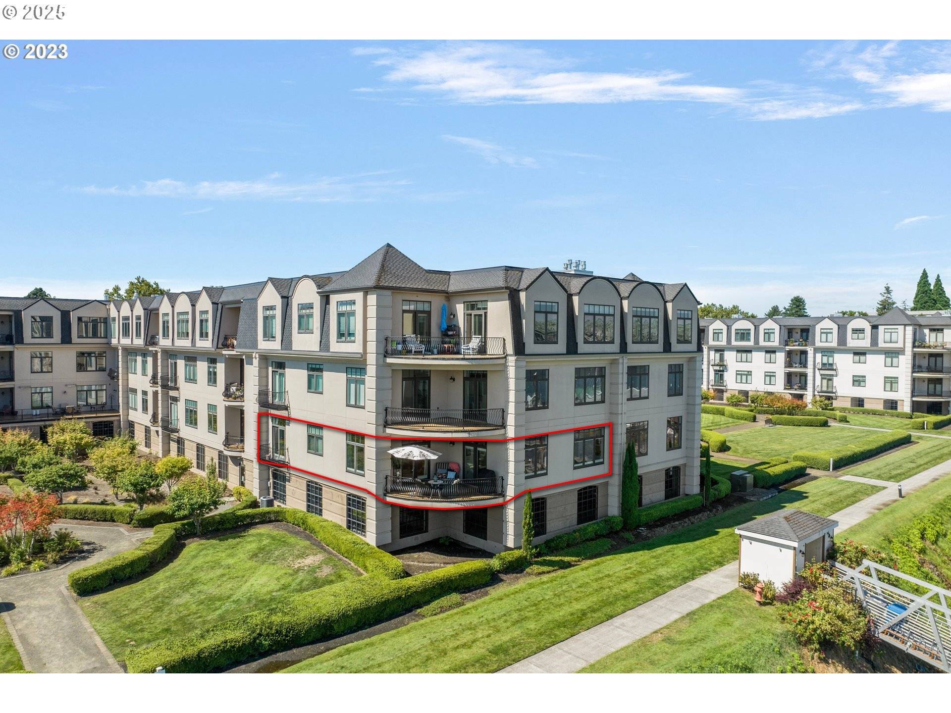 Portland, OR 97217,707 N HAYDEN ISLAND DR #215