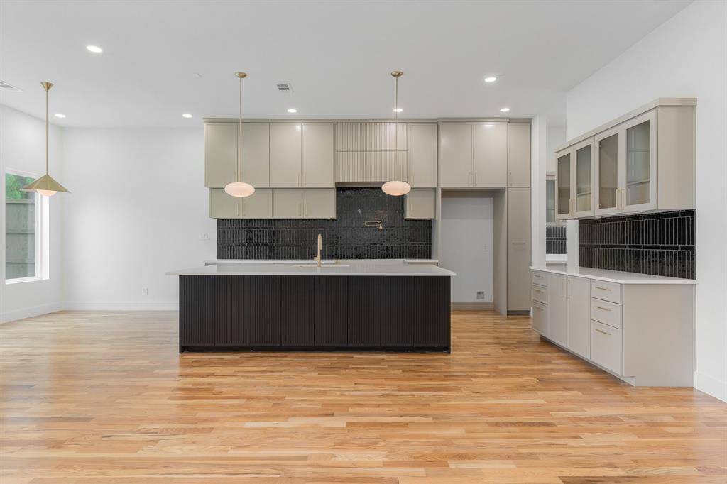 Dallas, TX 75220,3839 Hawick Lane