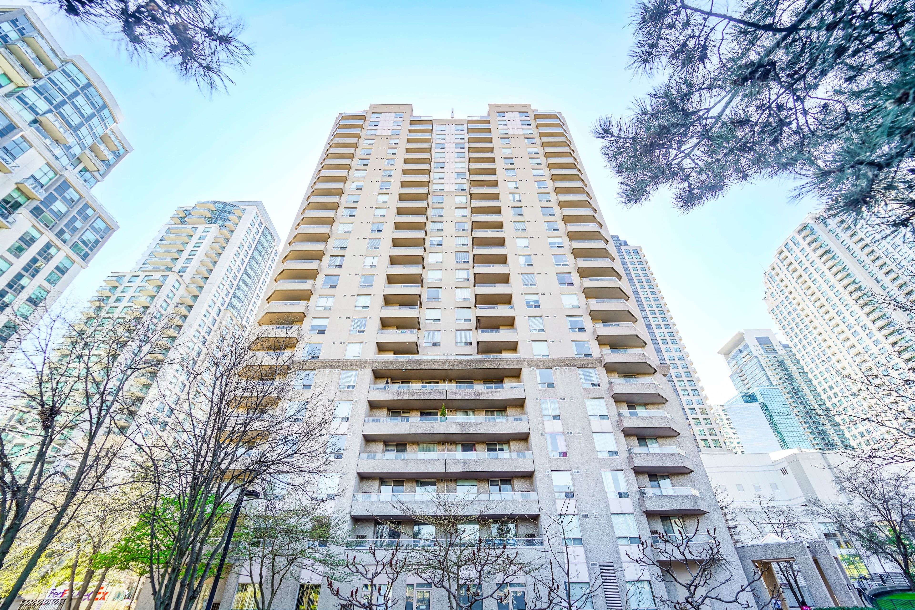 Toronto C14, ON M2N 6T5,18 Hillcrest AVE #801
