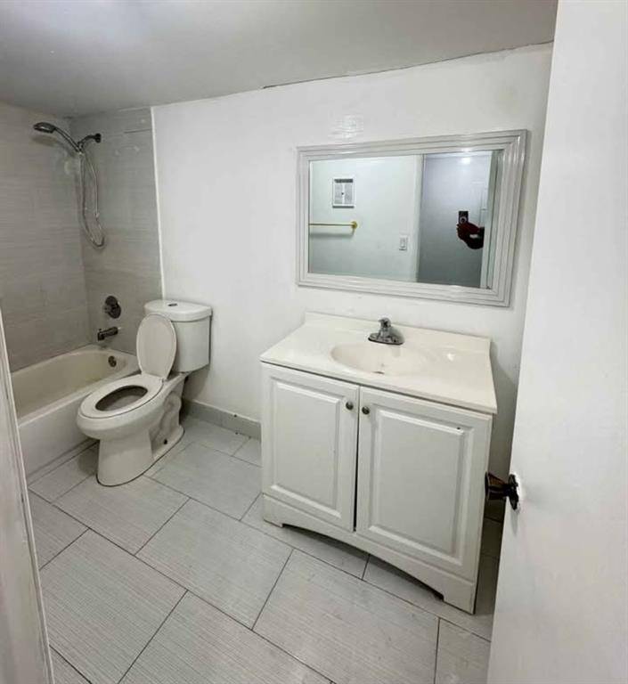 Hialeah, FL 33015,18815 NW 62nd Ave #202