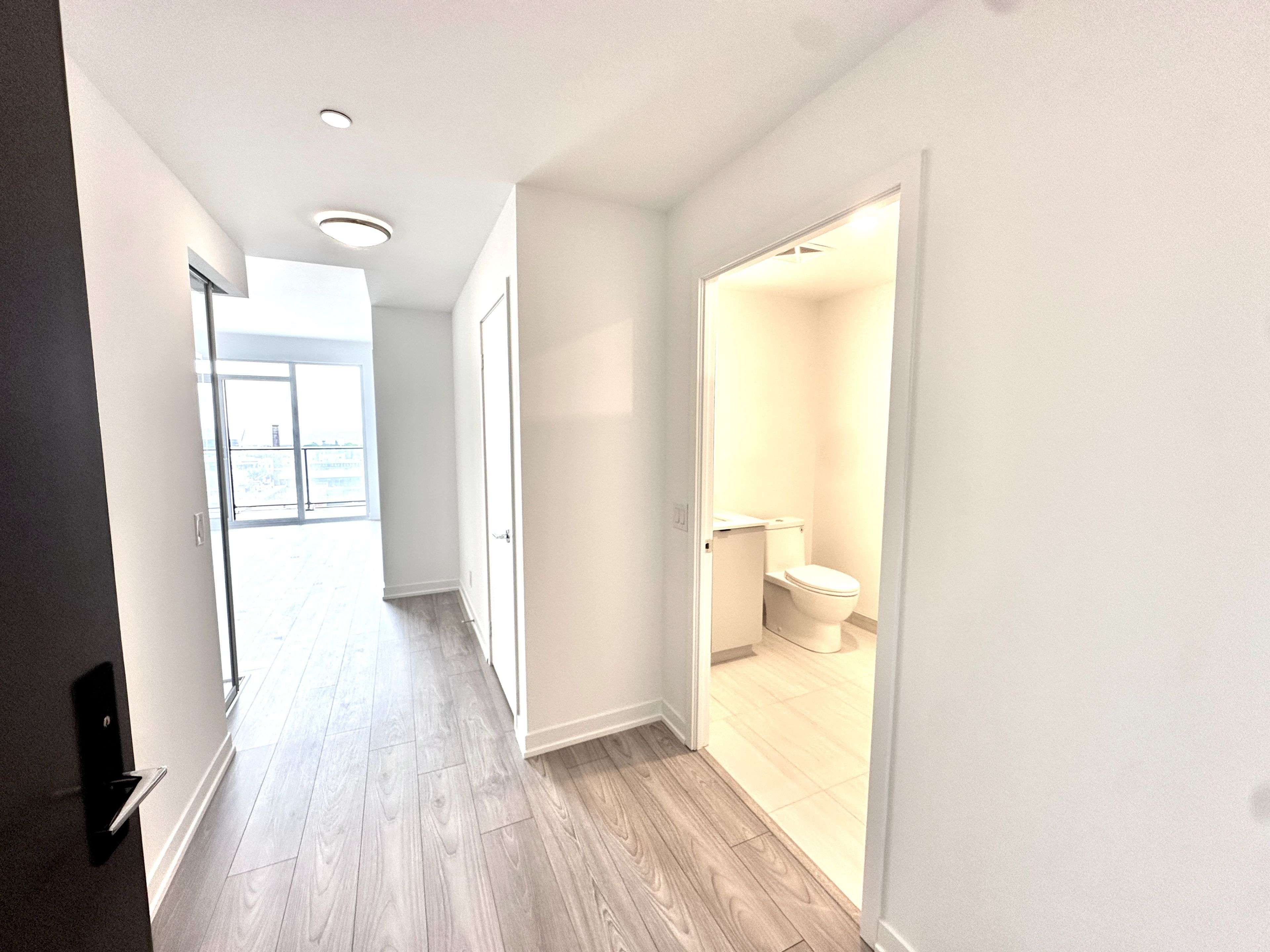 Toronto W01, ON M6K 0J2,285 Dufferin ST #1017