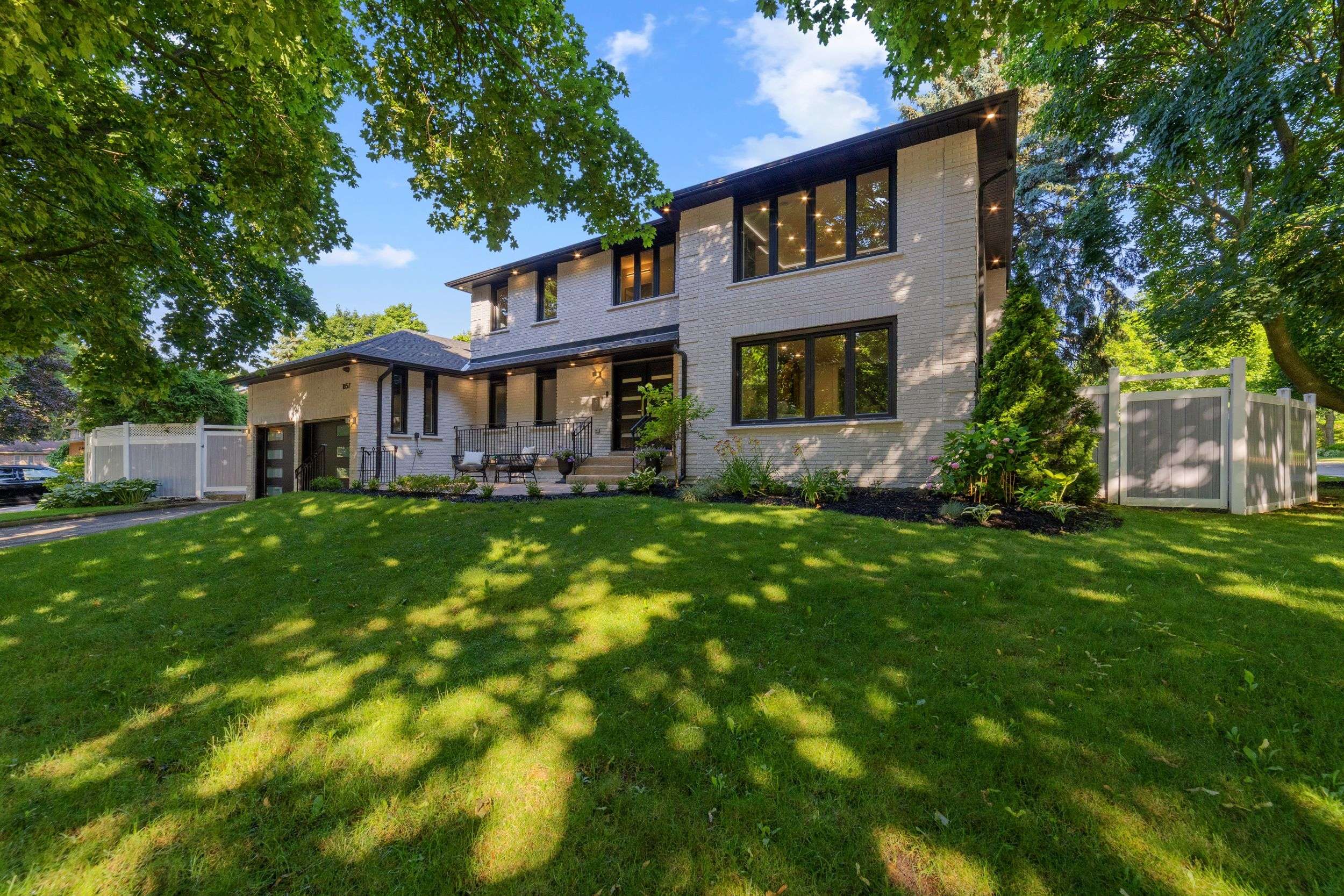 Mississauga, ON L5K 2L4,1857 Friar Tuck CT
