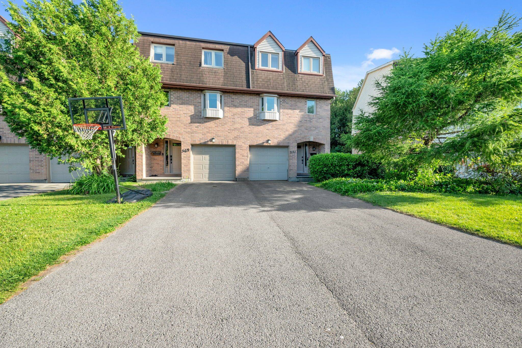 Kanata, ON K2L 3P3,371 Pickford DR #4