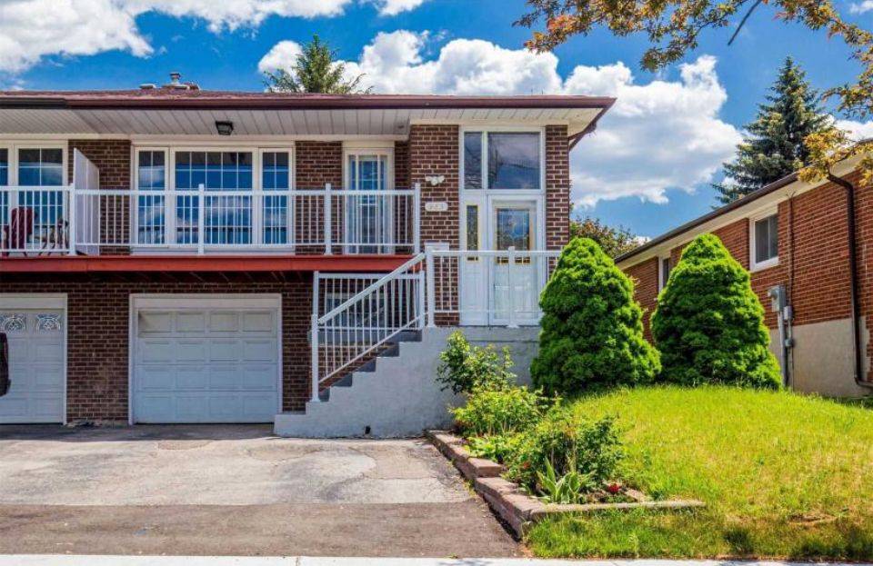 Toronto C15, ON M2H 1W5,983 Old Cummer AVE