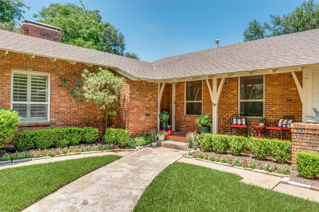 Dallas, TX 75208,923 Leatrice Drive