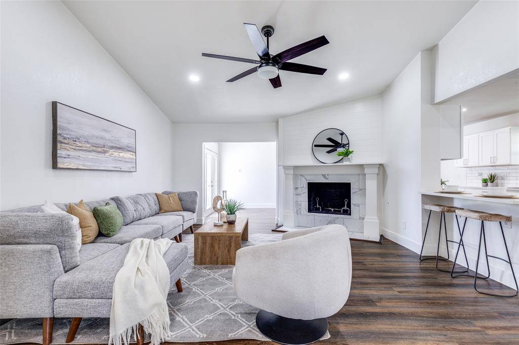 Farmers Branch, TX 75244,3906 Ridgeoak Way