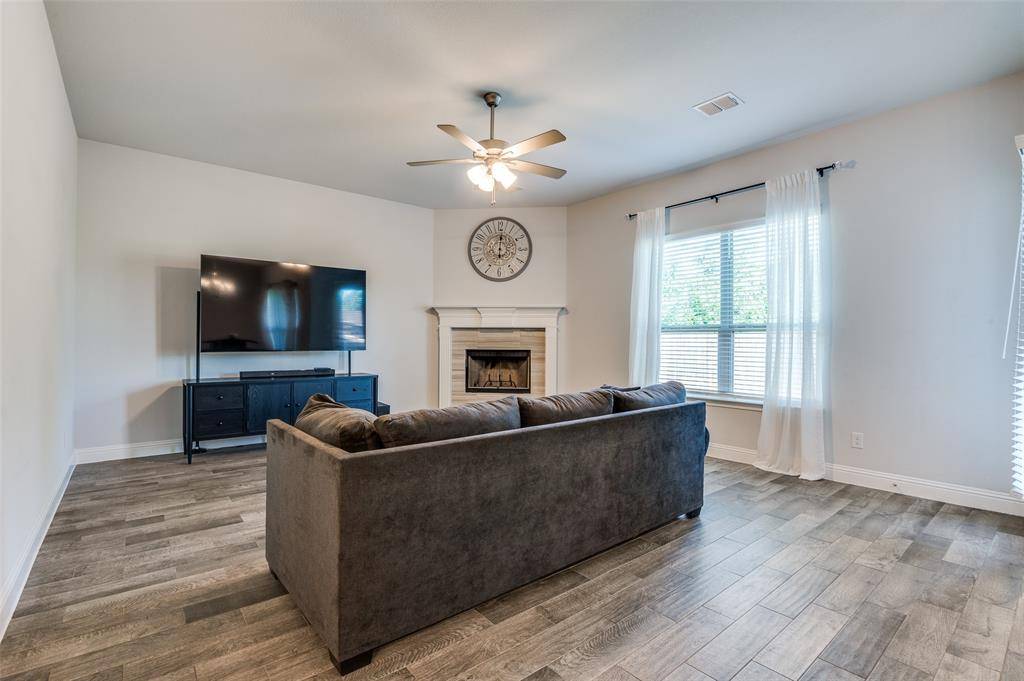 Grand Prairie, TX 75052,5819 Pamela Way