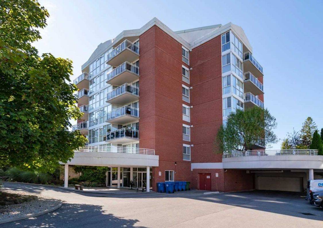 Oakville, ON L6H 2R5,1071 Queens AVE #604