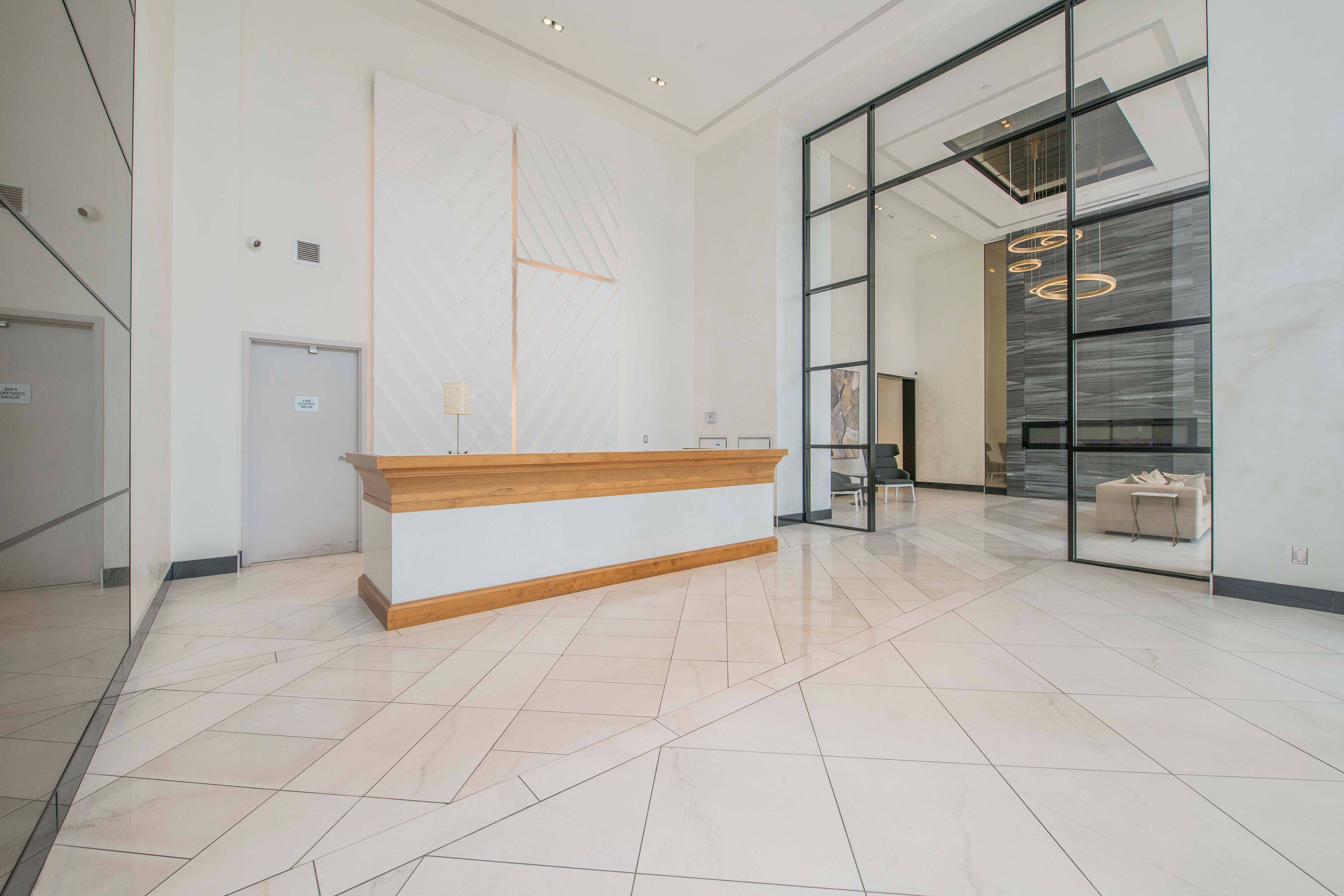 Ottawa Centre, ON K1R 0C5,255 Bay ST #1513