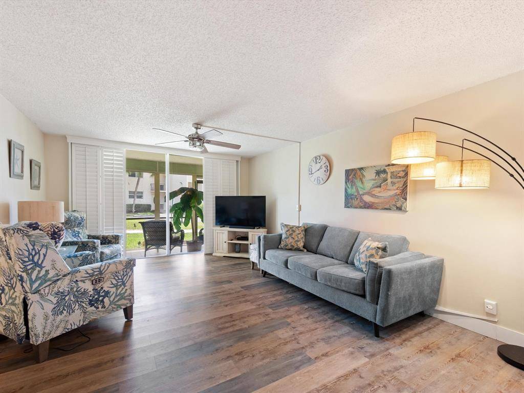 Pembroke Pines, FL 33025,311 S Hollybrook Dr #104