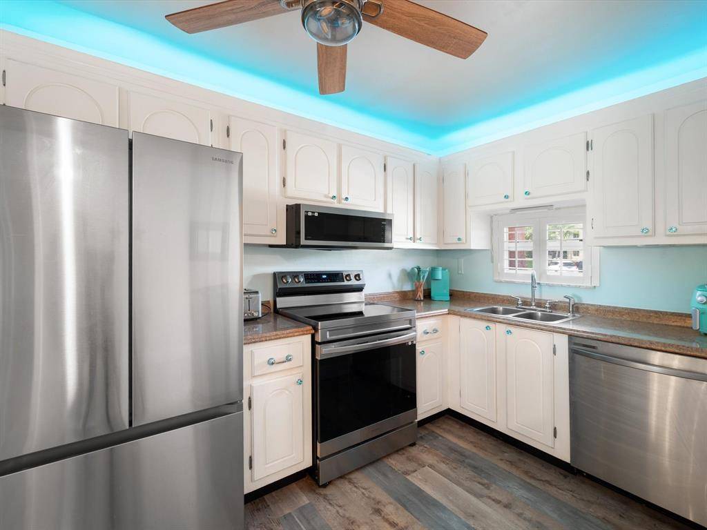 Pembroke Pines, FL 33025,311 S Hollybrook Dr #104