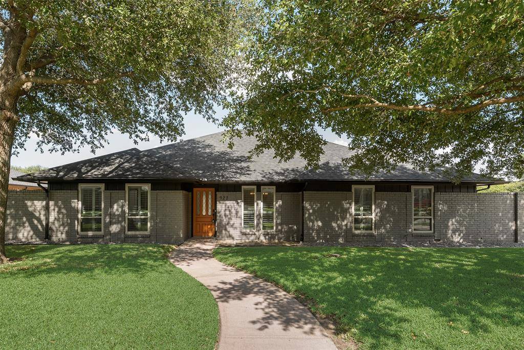 Mesquite, TX 75149,922 Lakeshore Drive
