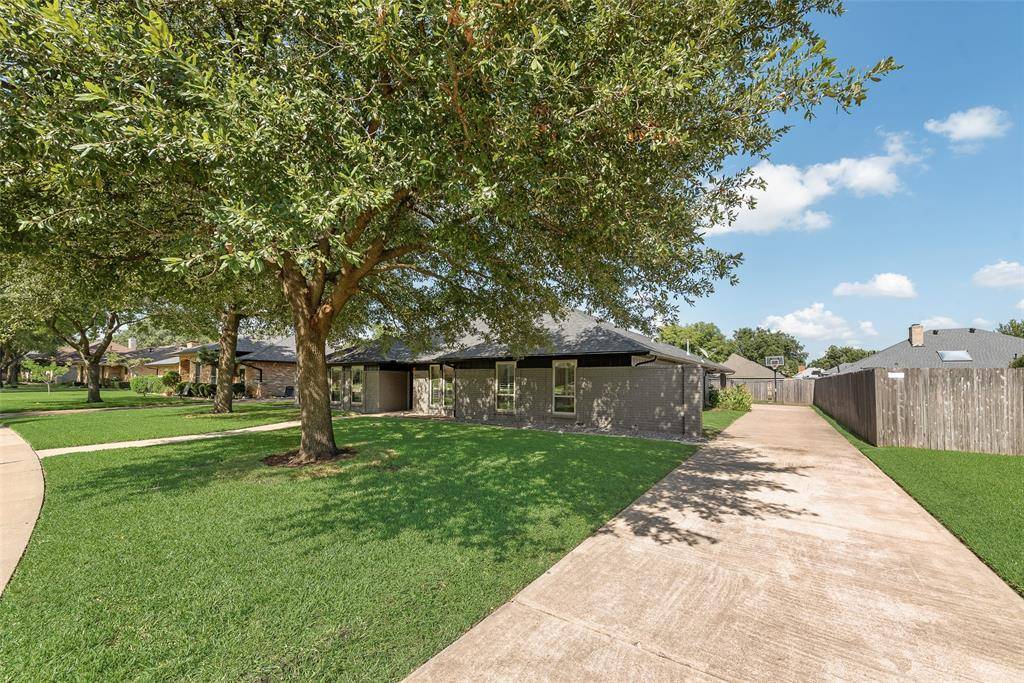 Mesquite, TX 75149,922 Lakeshore Drive