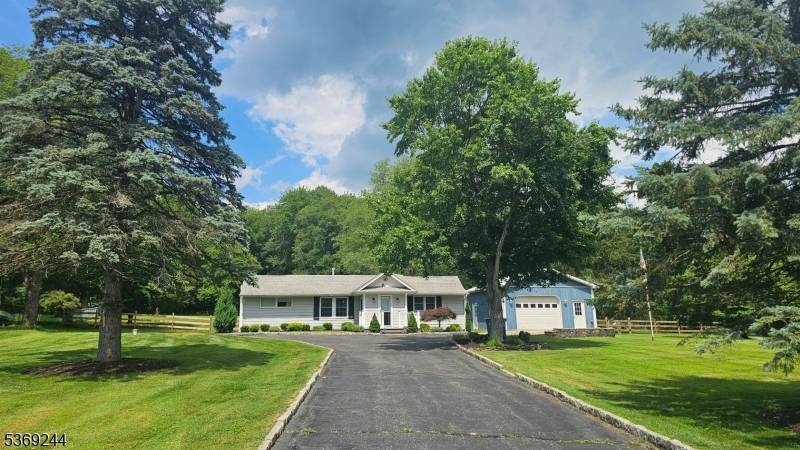 Branchburg Twp., NJ 08876,62 Robbins Rd