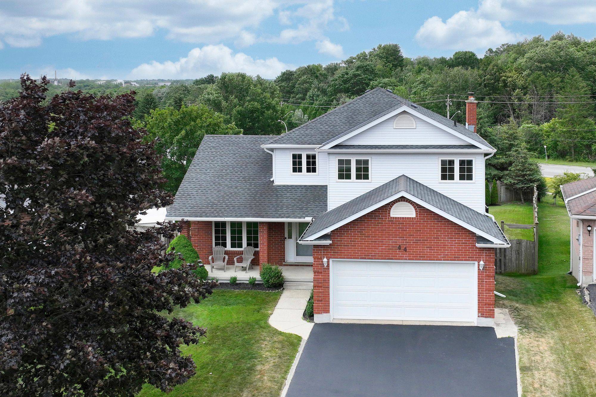 Kitchener, ON N2B 3V2,44 Tami CT