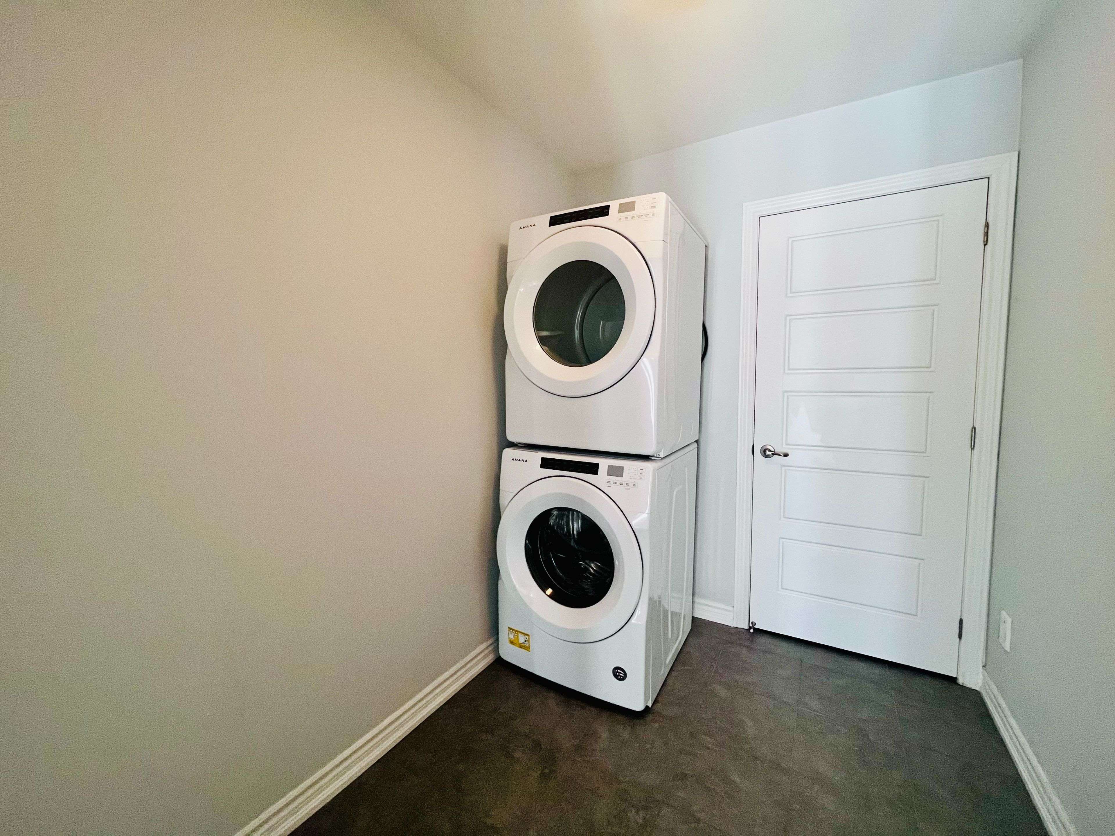 Manor Park - Cardinal Glen And Area, ON K1K 5A4,608 Makwa Private