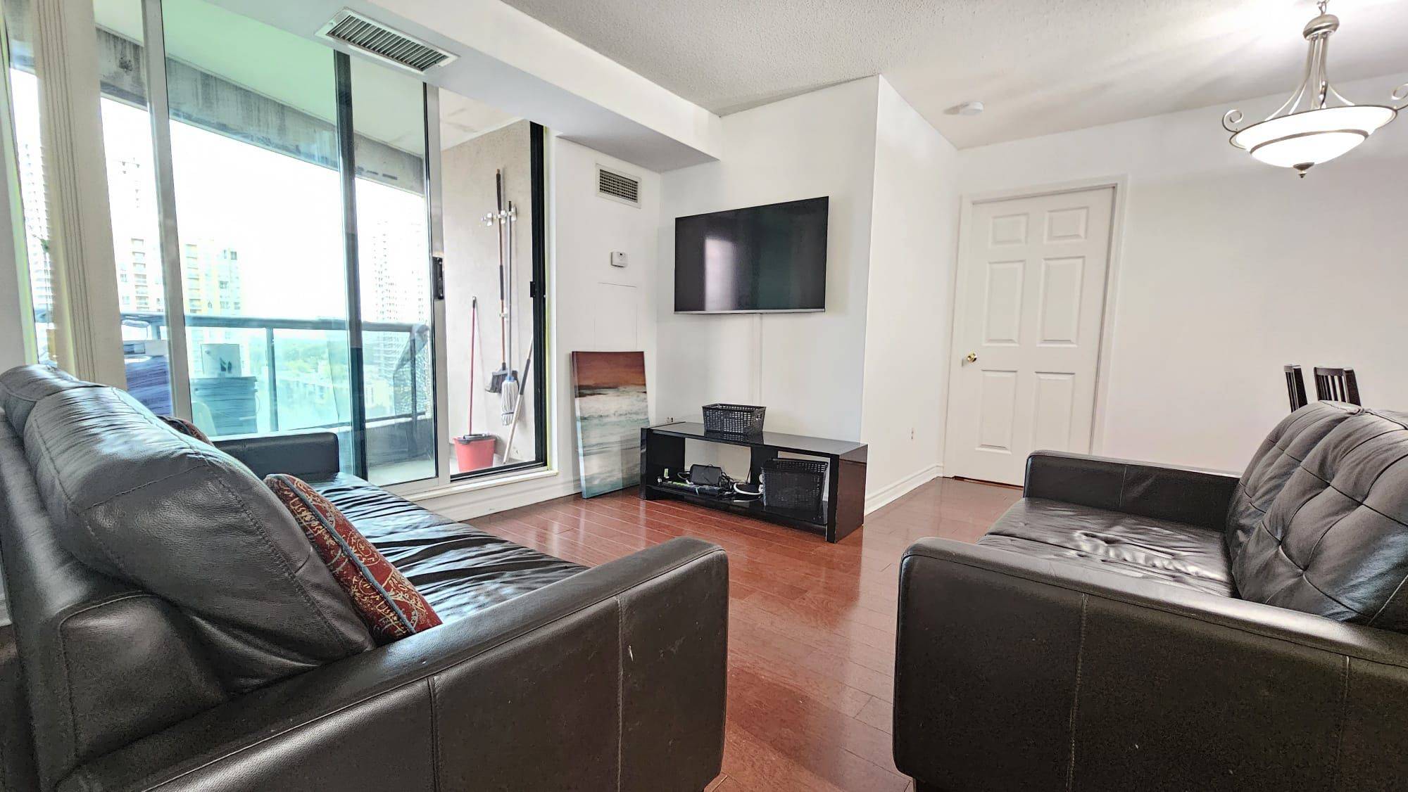 Toronto C07, ON M2N 2E3,7 Lorraine DR #1516