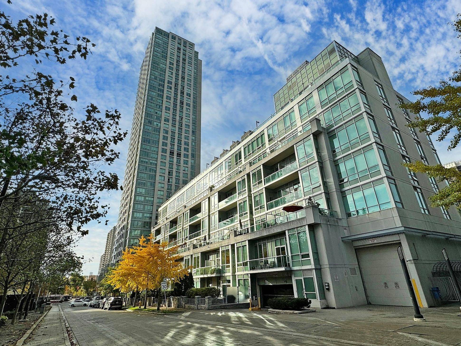 Toronto C08, ON M4Y 2J3,120 Homewood AVE #215