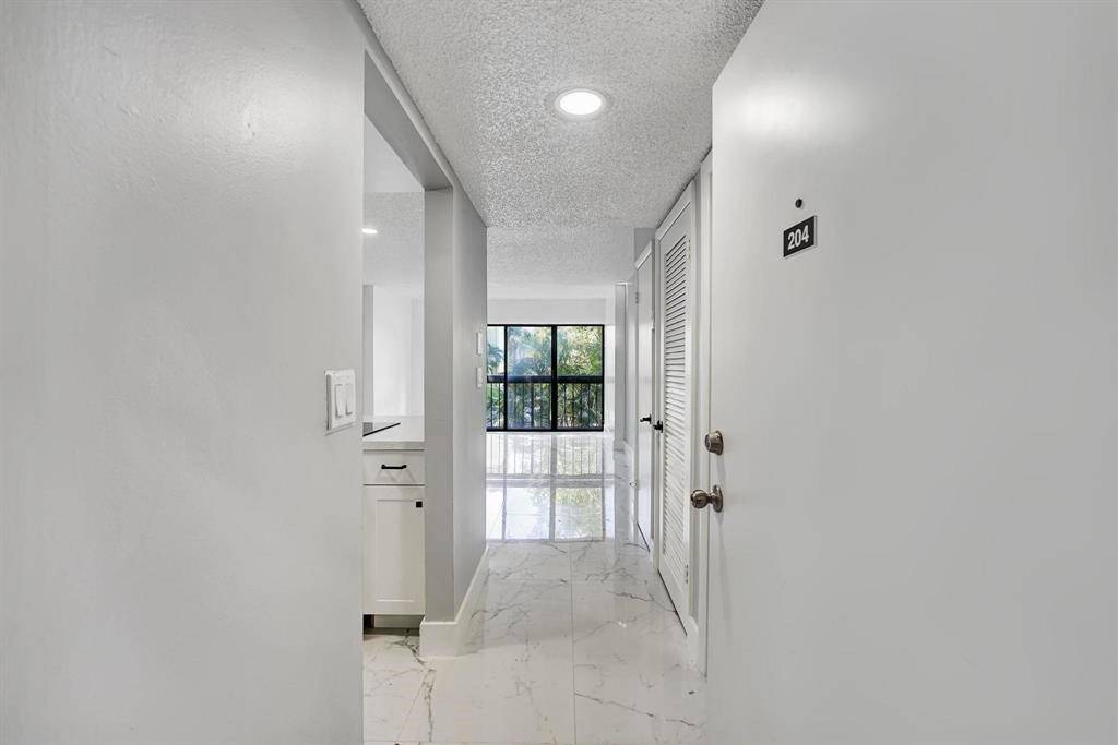 Fort Lauderdale, FL 33308,5495 NE 25th Ave #204