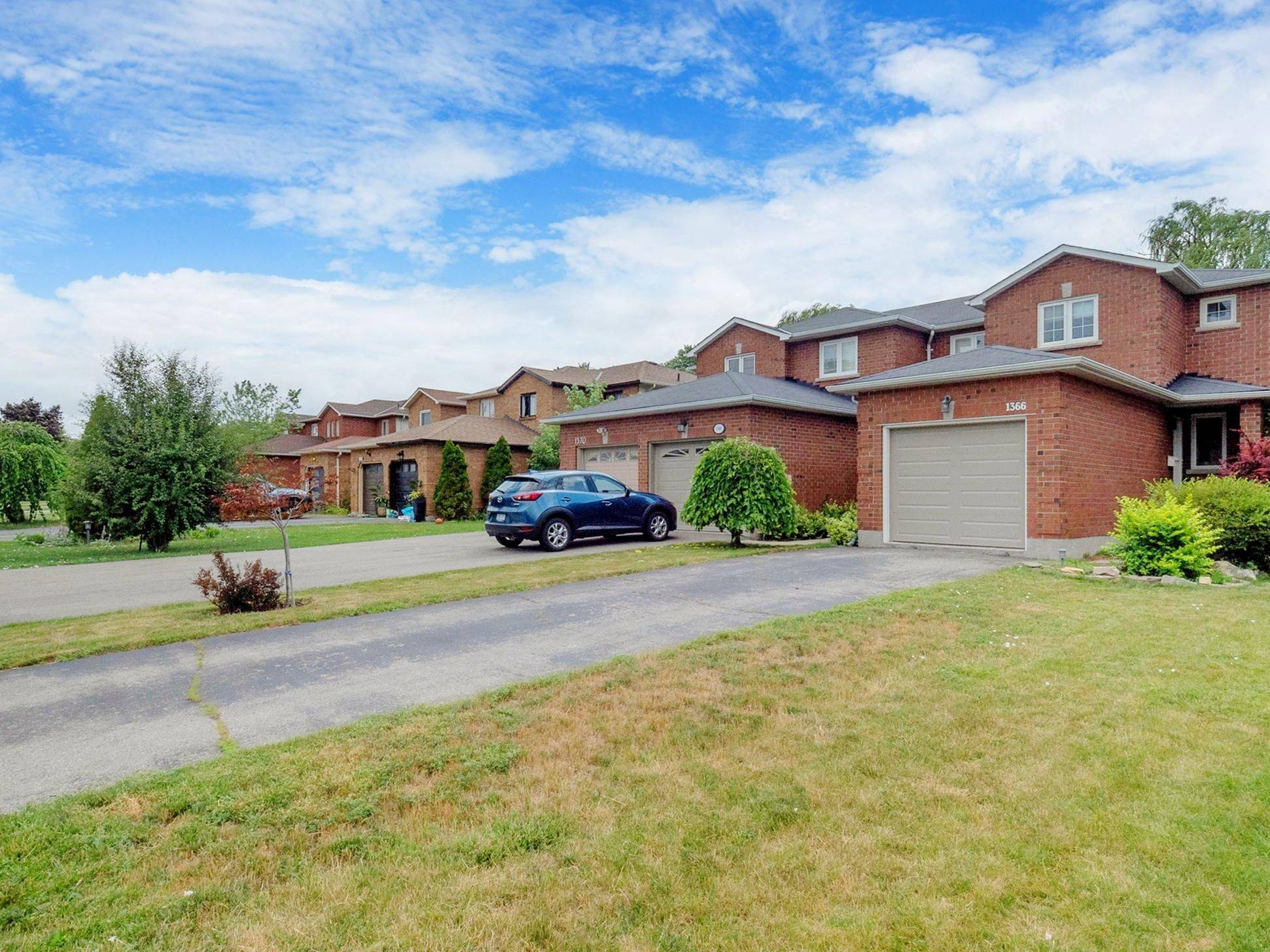 Burlington, ON L7R 4P4,1366 Treeland ST