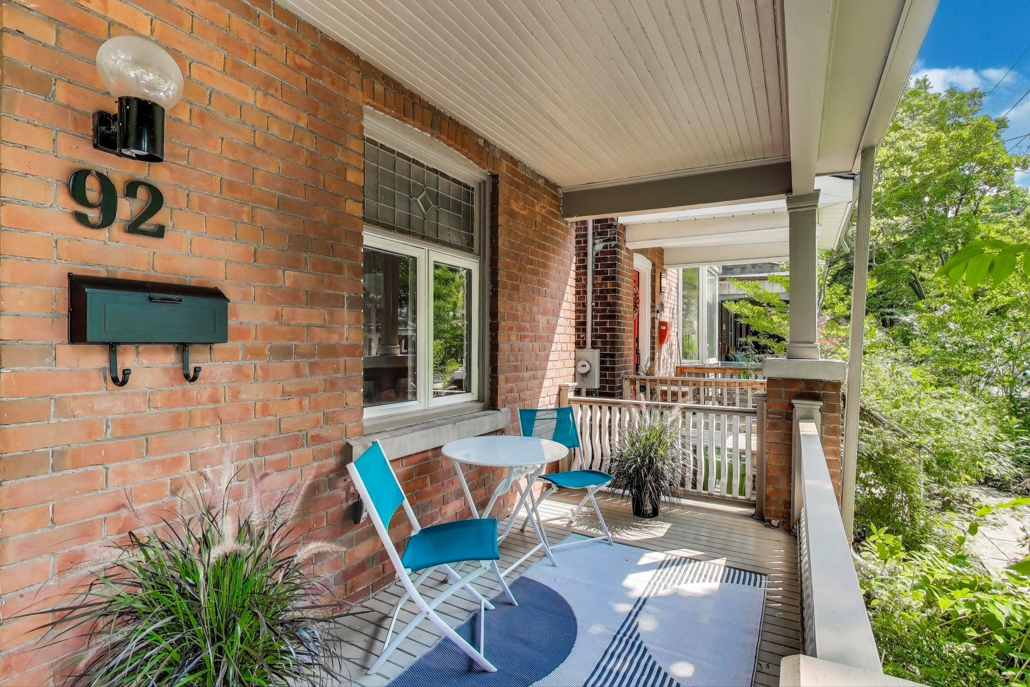 Toronto E01, ON M4K 1M7,92 Dearbourne AVE