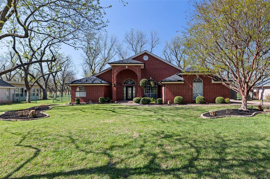 Granbury, TX 76049,8609 Ravenswood Road
