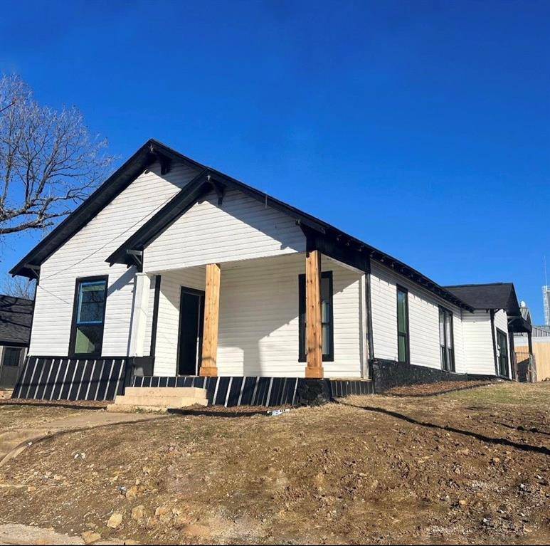 Mineral Wells, TX 76067,915 NE 1st Street