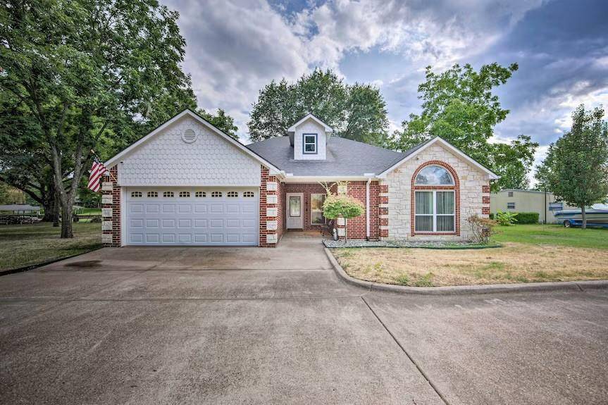 Gun Barrel City, TX 75156,150 Redondo Dr.