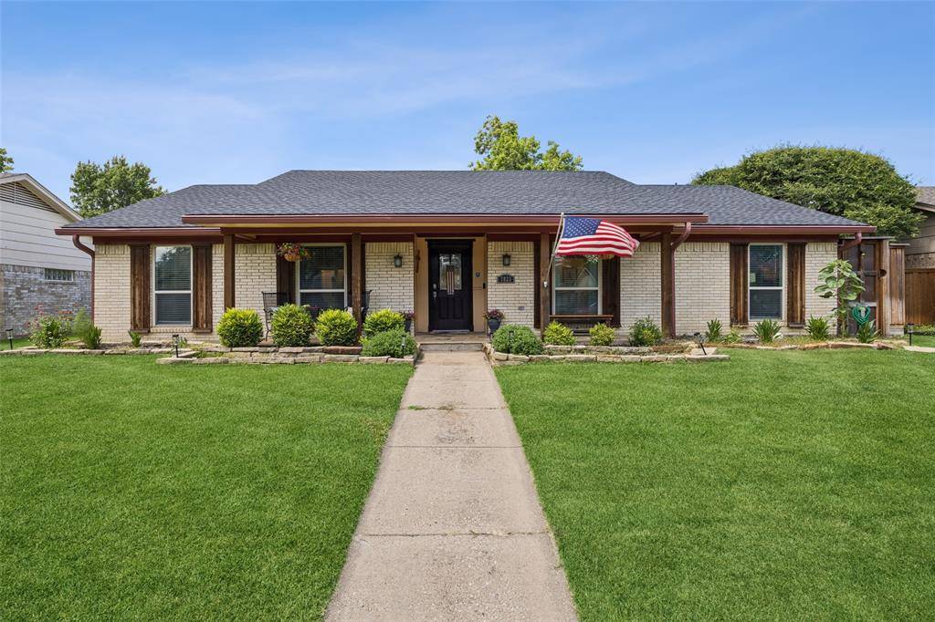 Dallas, TX 75248,7823 Querida Lane