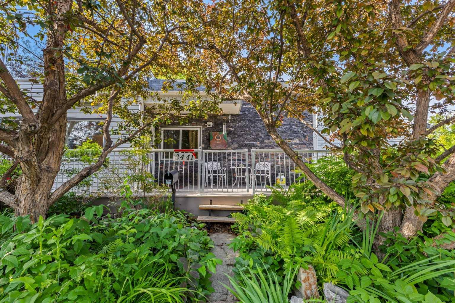 Calgary, AB T3E 1Z1,2441 25a ST SW