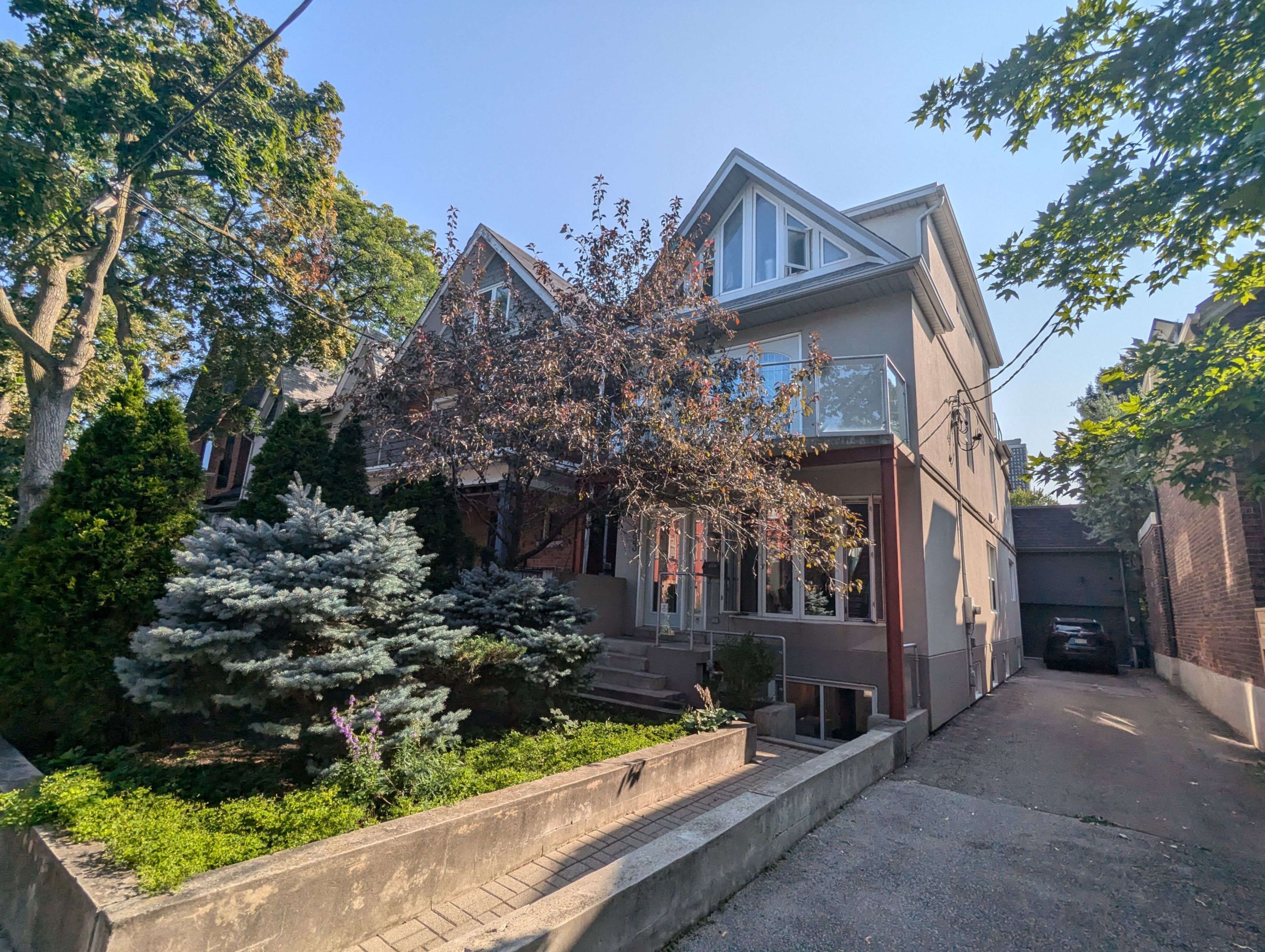 Toronto C01, ON M5S 2M4,193 Brunswick AVE #Upper B