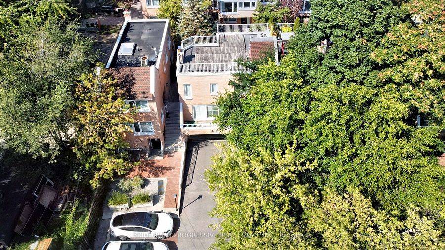 Toronto C08, ON M4X 1H6,390 Wellesley ST E #4
